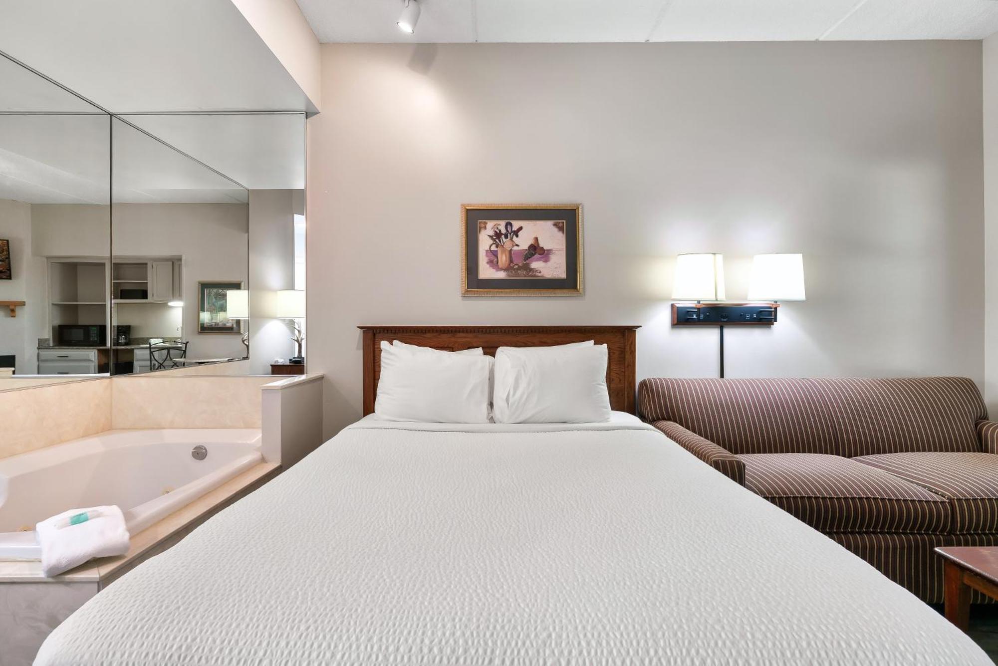 GTS - Accessible 1 Bedroom Condo,1698978712:JPEG